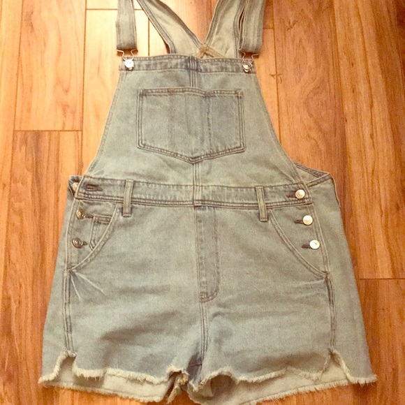 American Eagle Outfitters Denim - American Eagle light wash overalls